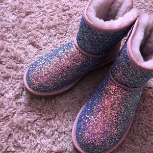 Ugg Boots new light pink color Glitter size 6